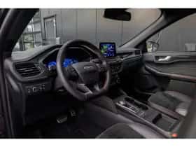 Ford Kuga (2023) thumbnail 3