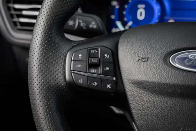 Ford Kuga (2023) thumbnail 32