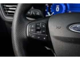 Ford Kuga (2023) thumbnail 32