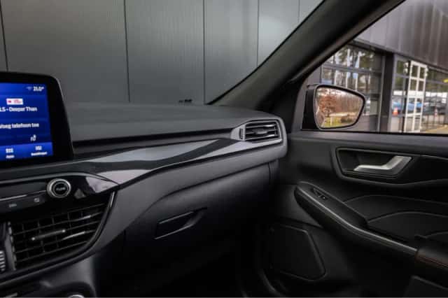 Ford Kuga (2023) thumbnail 40