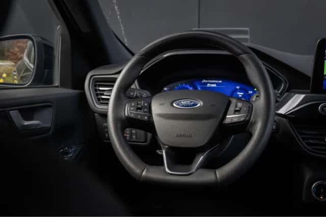 Ford Kuga (2023) thumbnail 43