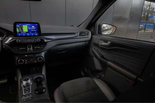 Ford Kuga (2023) thumbnail 44
