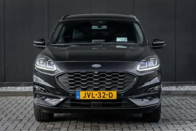 Ford Kuga (2023) thumbnail 6