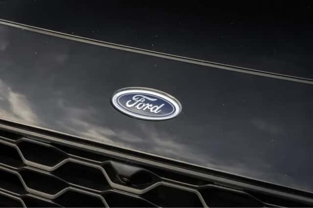 Ford Kuga (2023) thumbnail 9