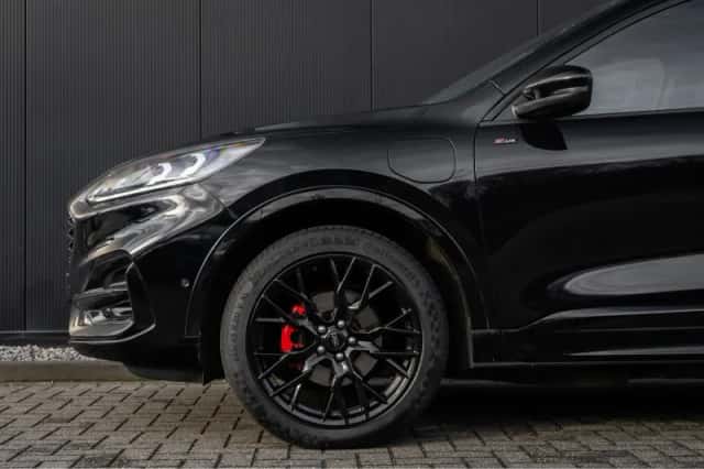 Ford Kuga (2023) thumbnail 10
