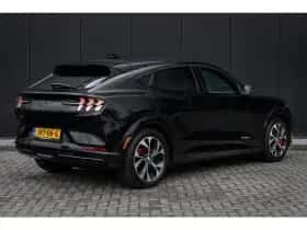 Ford Mustang Mach-E (2022) thumbnail 2