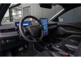 Ford Mustang Mach-E (2022) thumbnail 14