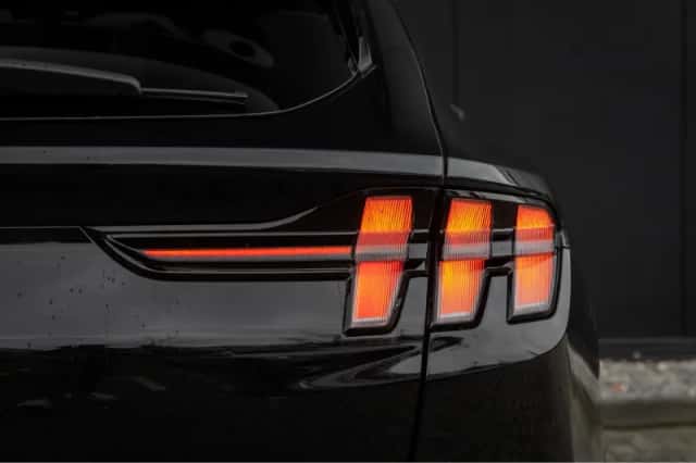 Ford Mustang Mach-E (2022) thumbnail 17