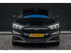 Ford Mustang Mach-E (2022) thumbnail 4