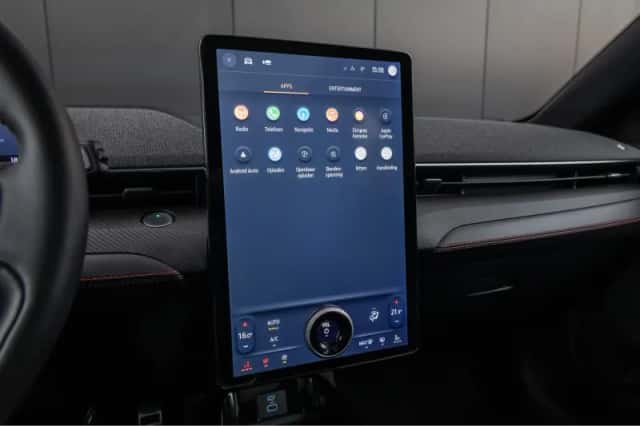 Ford Mustang Mach-E (2022) thumbnail 33