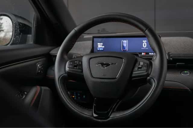 Ford Mustang Mach-E (2022) thumbnail 37