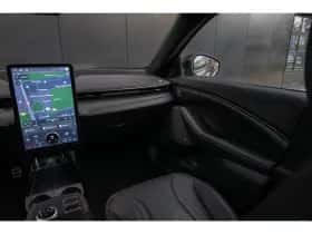 Ford Mustang Mach-E (2022) thumbnail 39