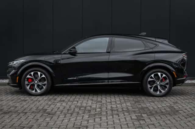 Ford Mustang Mach-E (2022) thumbnail 6