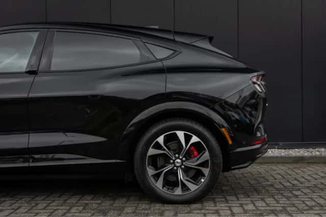Ford Mustang Mach-E (2022) thumbnail 8