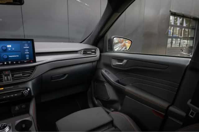 Ford Kuga (2025) thumbnail 23