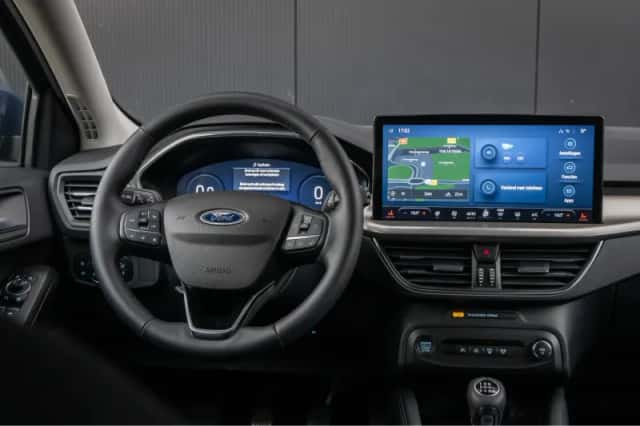 Ford Focus (2025) thumbnail 3
