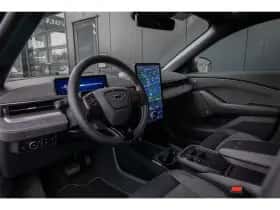 Ford Mustang Mach-E (2026) thumbnail 11