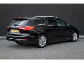 Ford Focus (2022) thumbnail 2