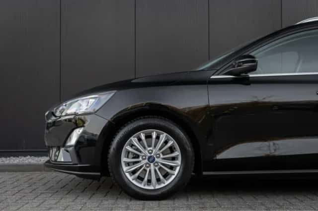 Ford Focus (2022) thumbnail 11