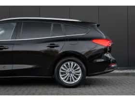 Ford Focus (2022) thumbnail 12