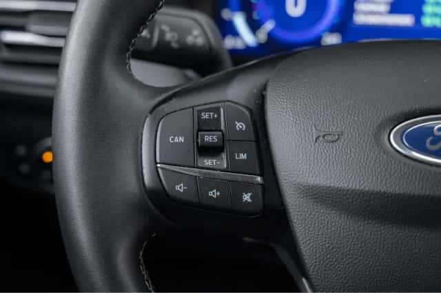 Ford Focus (2022) thumbnail 15