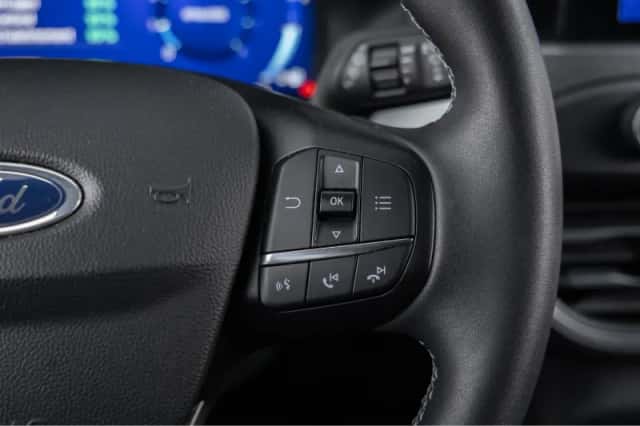 Ford Focus (2022) thumbnail 16