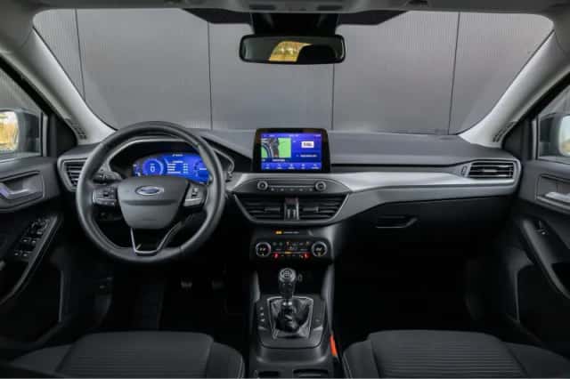 Ford Focus (2022) thumbnail 3