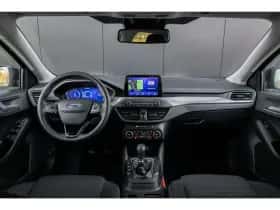Ford Focus (2022) thumbnail 3