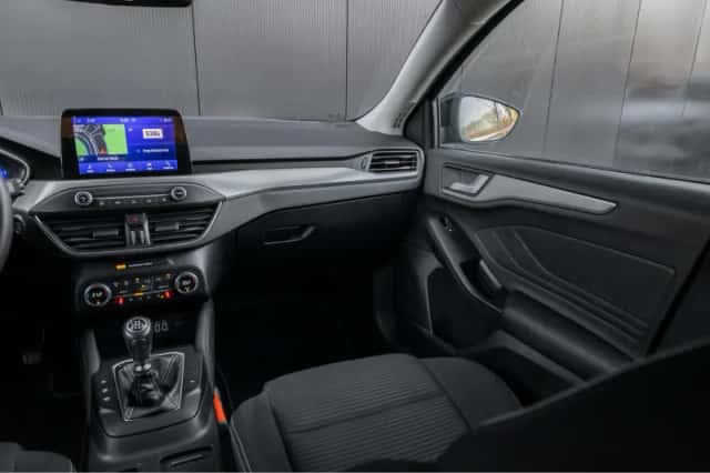 Ford Focus (2022) thumbnail 30