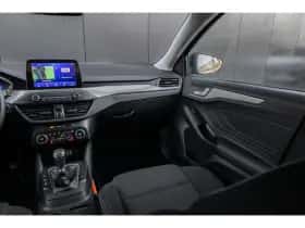 Ford Focus (2022) thumbnail 30