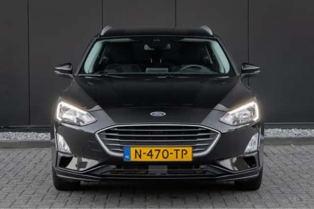 Ford Focus (2022) thumbnail 4