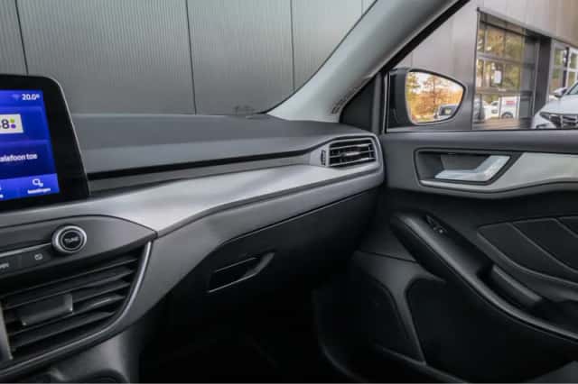 Ford Focus (2022) thumbnail 39