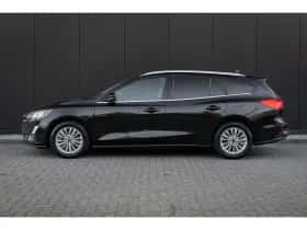 Ford Focus (2022) thumbnail 6