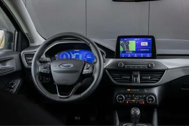 Ford Focus (2022) thumbnail 9