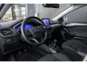 Ford Focus (2022) thumbnail 10
