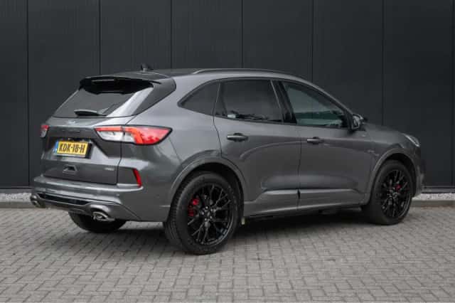 Ford Kuga (2023) thumbnail 2