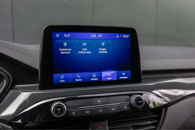Ford Kuga (2023) thumbnail 14