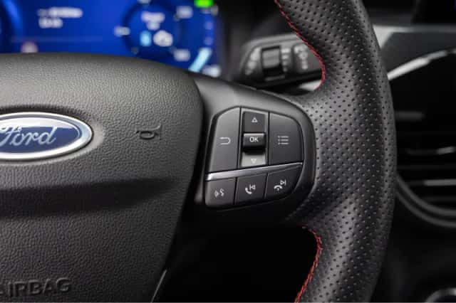 Ford Kuga (2023) thumbnail 32