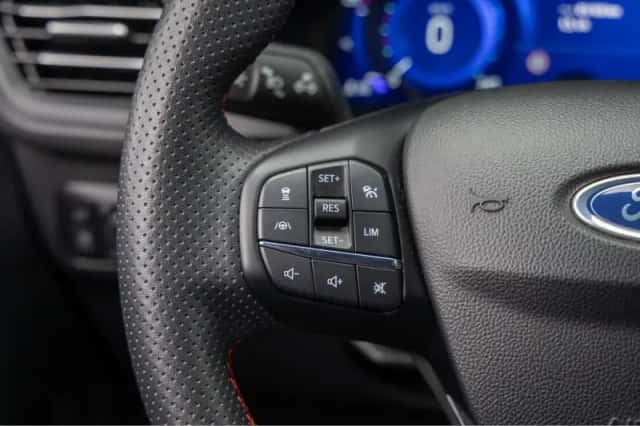 Ford Kuga (2023) thumbnail 33