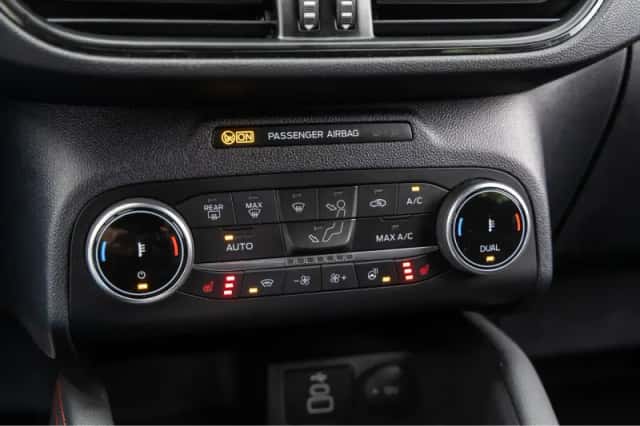 Ford Kuga (2023) thumbnail 38