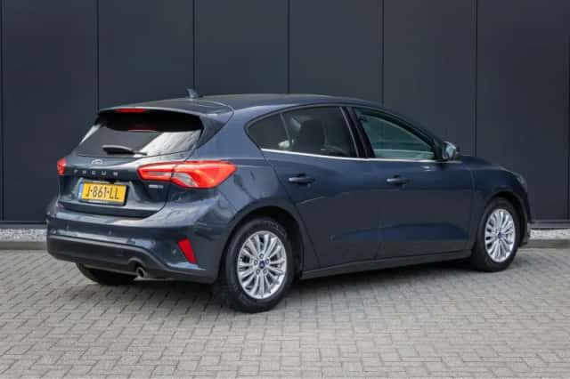 Ford Focus (2020) thumbnail 2