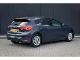 Ford Focus (2020) thumbnail 2
