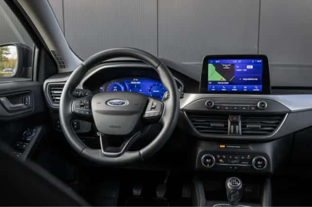 Ford Focus (2020) thumbnail 3