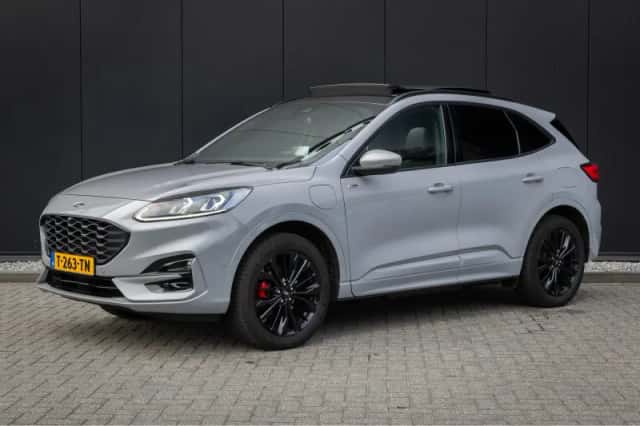 Ford Kuga (2023) thumbnail 1