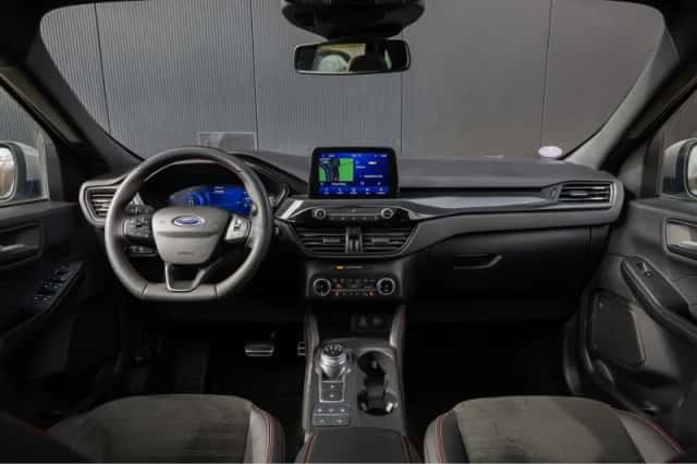Ford Kuga (2023) thumbnail 13