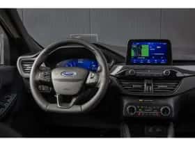 Ford Kuga (2023) thumbnail 14