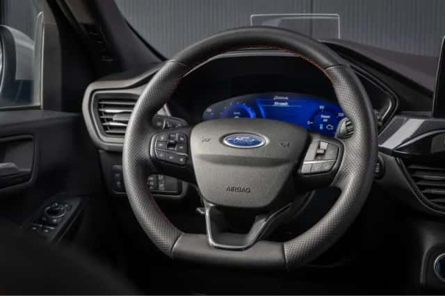 Ford Kuga (2023) thumbnail 15