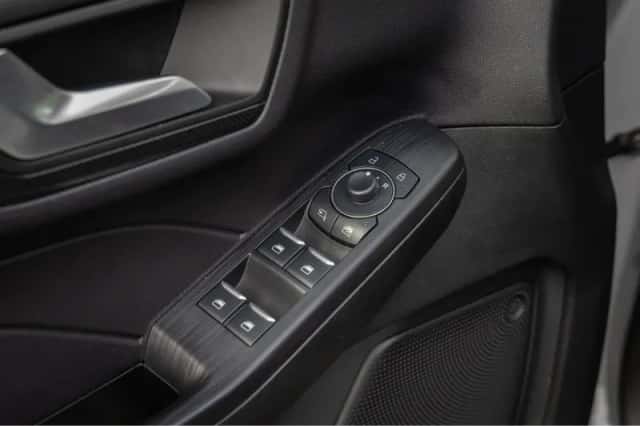 Ford Kuga (2023) thumbnail 37
