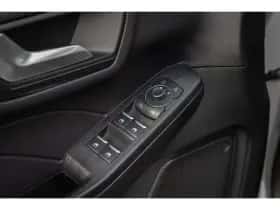 Ford Kuga (2023) thumbnail 37