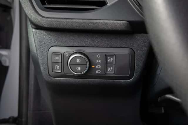 Ford Kuga (2023) thumbnail 38